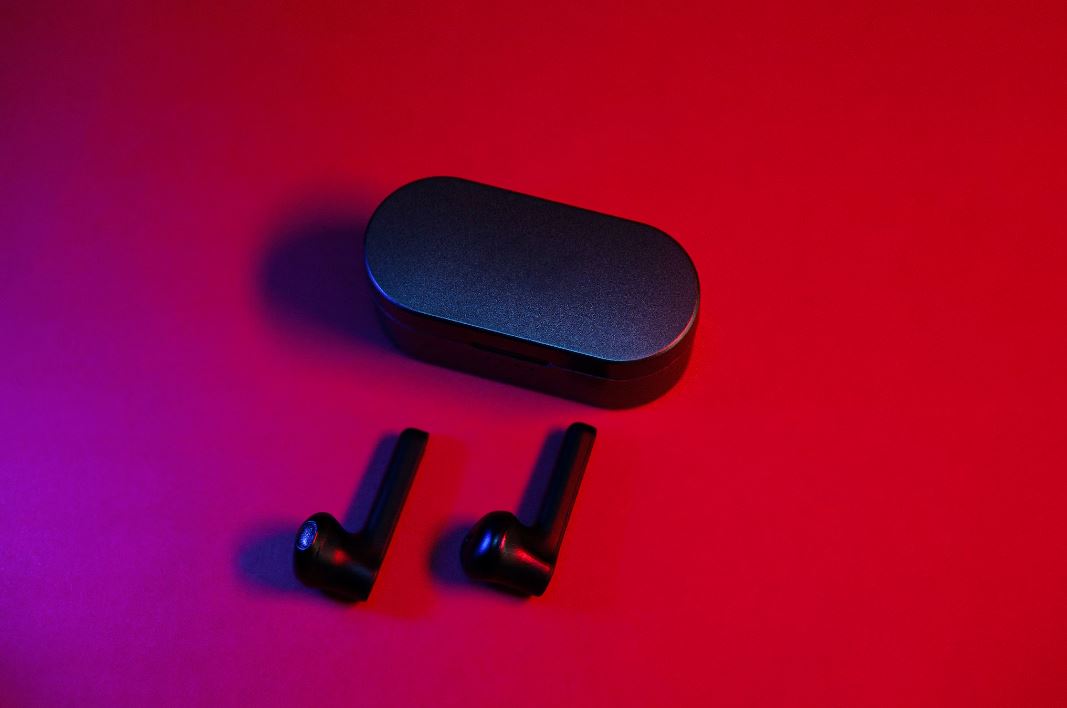 Wireless earbuds